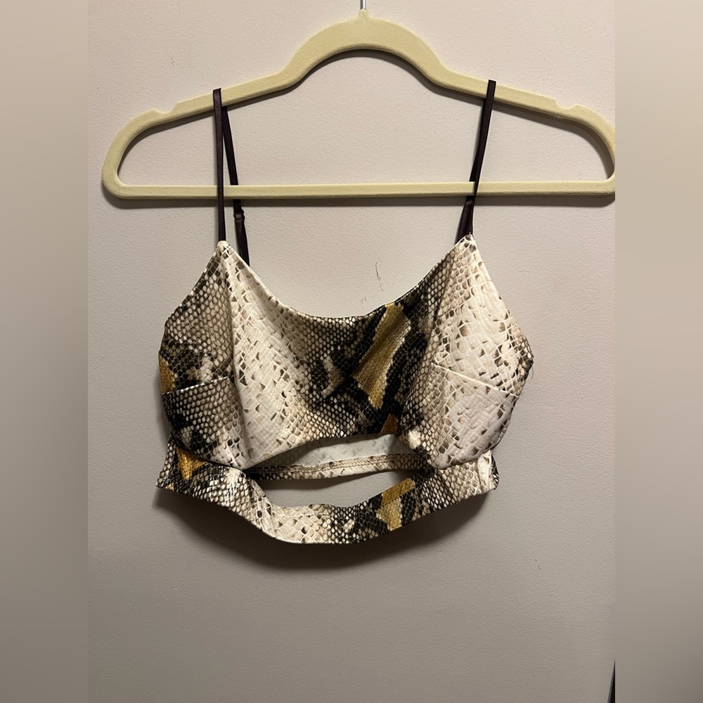 Windsor, Peek-A-Boo, Cut Out, Very Cropped Top